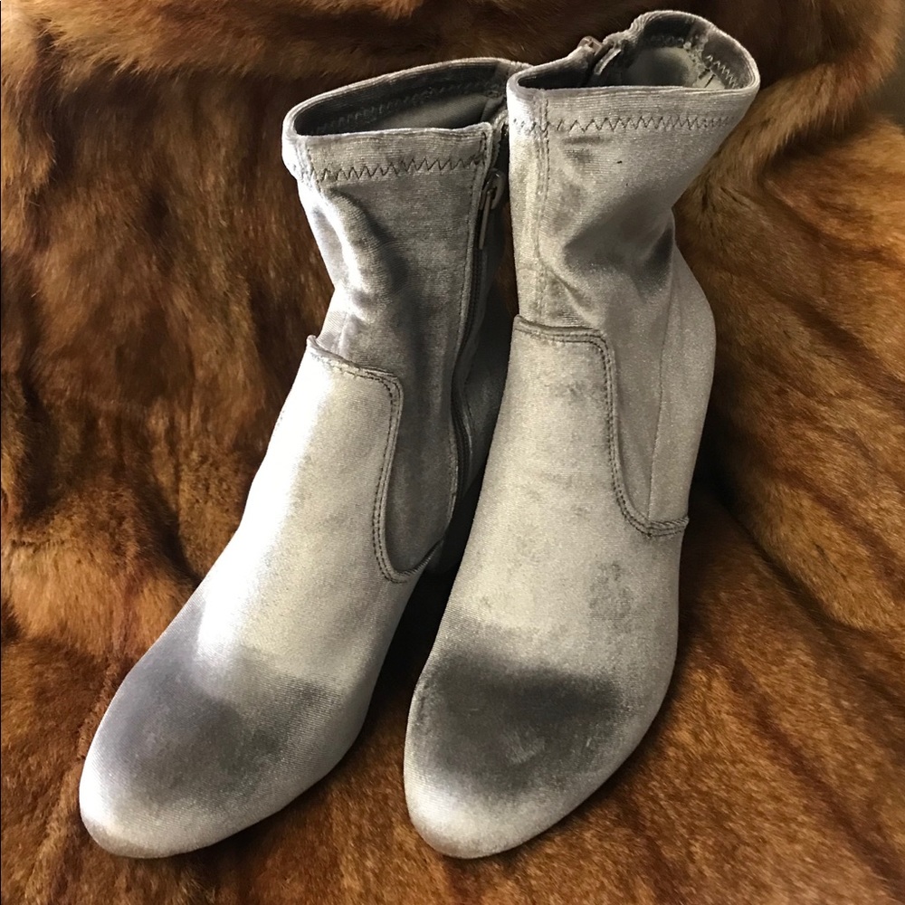 Francesca Silvery gray velveteen booty